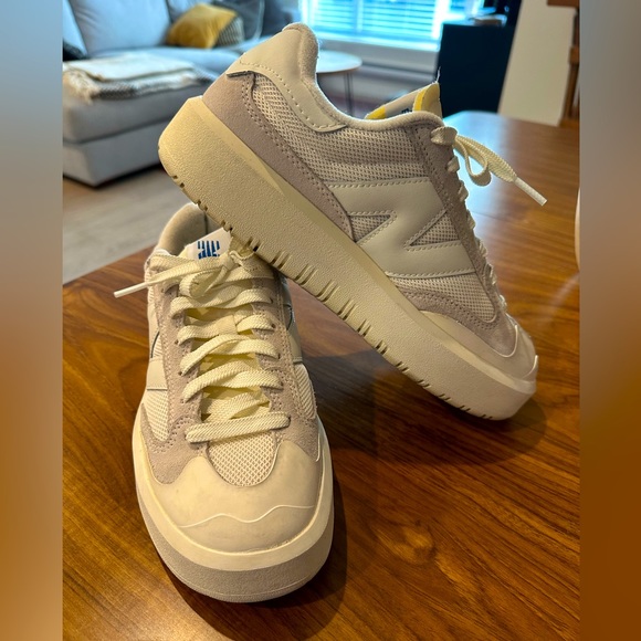 New Balance CT320 - Picture 1 of 2